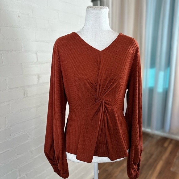 BuckleBlack Burnt Orange Balloon Sleeve Ribbed Knit Blouse - Picture 3 of 7